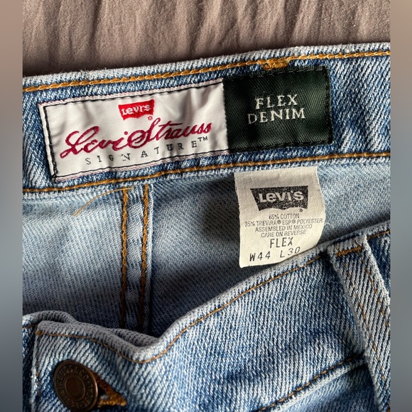 Levi's Signature Flex Denim Jeans in Light Blue - Picture 3 of 4